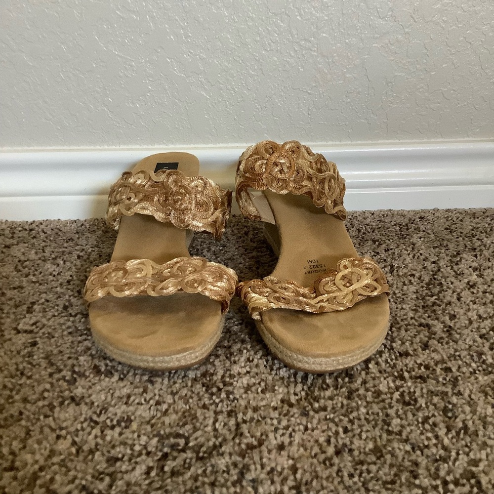 Elegant Tan Sandals